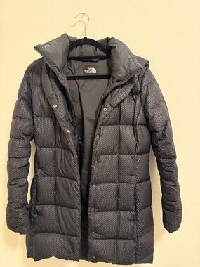 The North Face Women's Long Quilted Puffer Coat - Charcoal